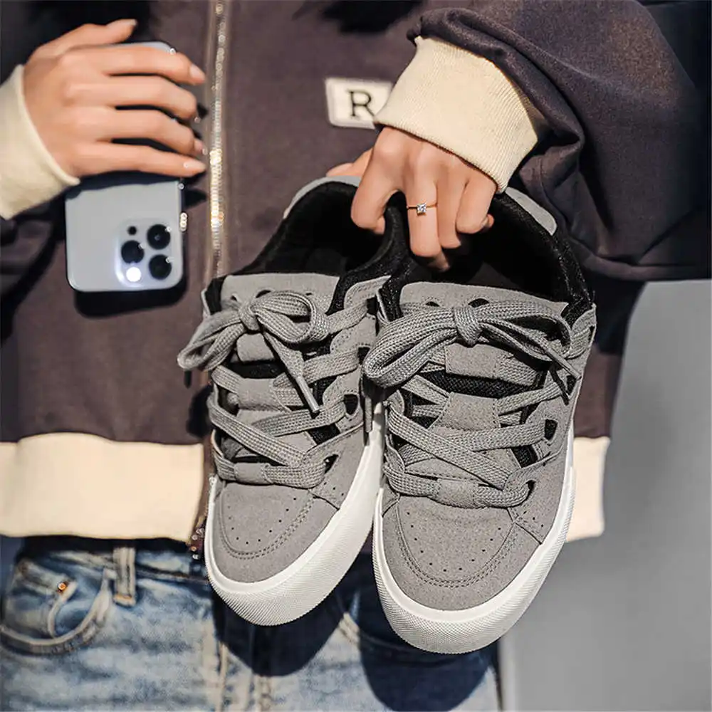 Tech Accessories Products - Chaussures d'école Hiphop avec laçage pour